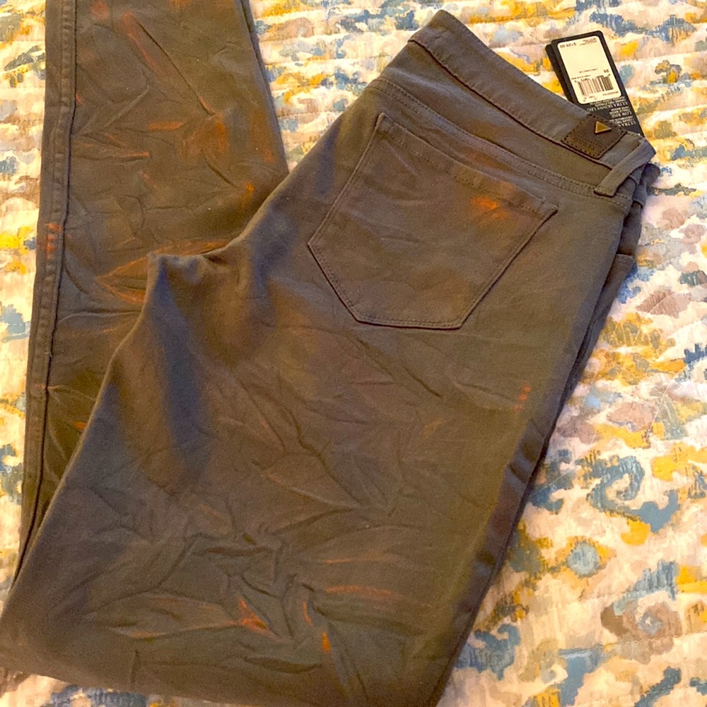 Womens Guess Brand Textured Jean, Grey, size 29, inseam 29, skinny, low rise,